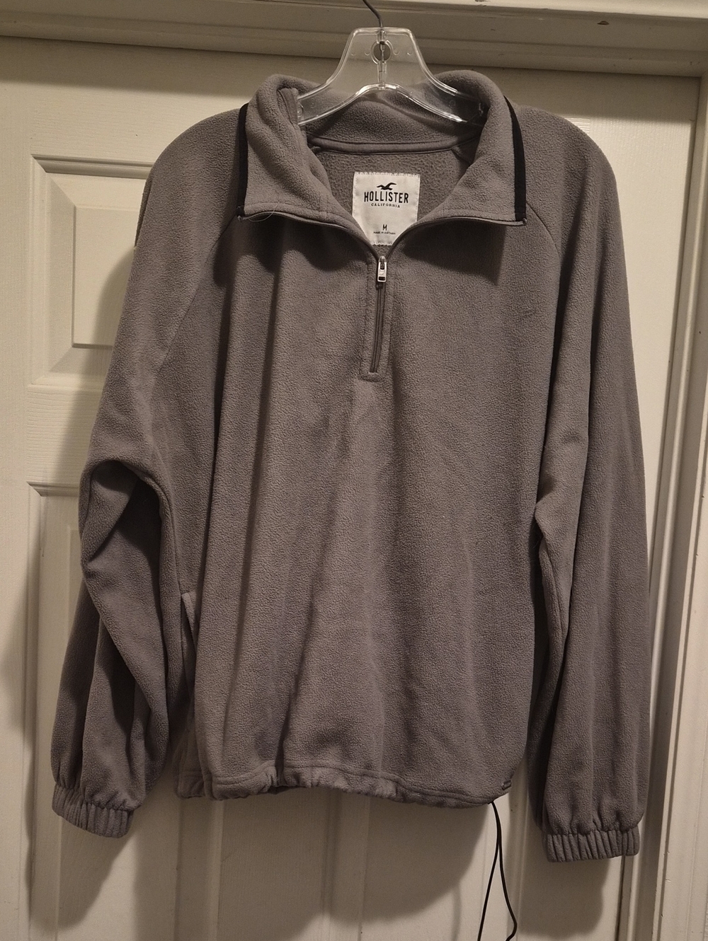 Hollister Men's Gray Half-Zip Fleece Pullover